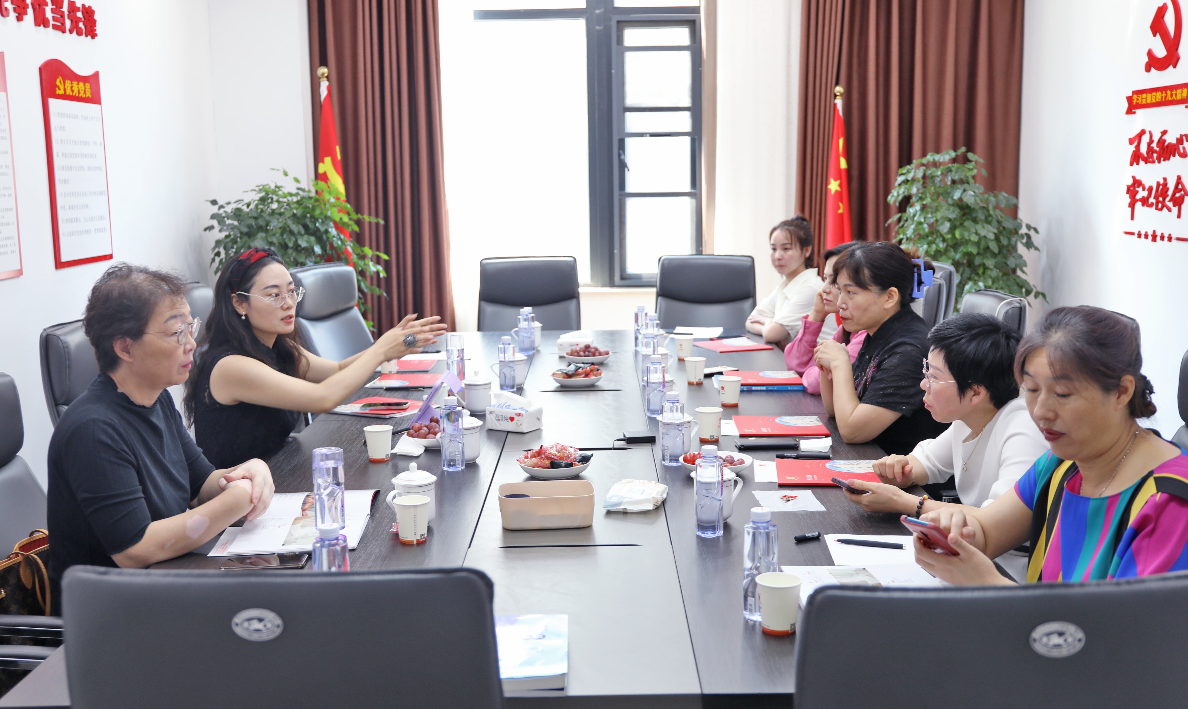 郑州市女企业家协会一行莅临名泰集团参观交流